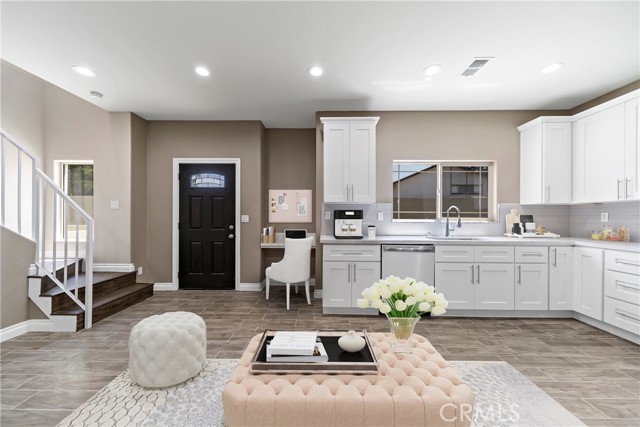 Detail Gallery Image 3 of 16 For 14099 Edwards St, Westminster,  CA 92683 - 3 Beds | 2/1 Baths