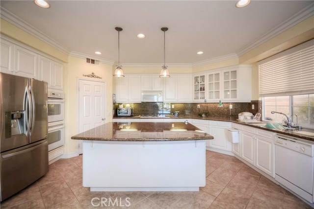 Detail Gallery Image 10 of 62 For 45316 Saint Tisbury, Temecula,  CA 92592 - 5 Beds | 4 Baths