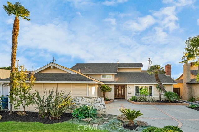 Detail Gallery Image 5 of 52 For 10460 Teal Circle, Fountain Valley,  CA 92708 - 4 Beds | 2/1 Baths