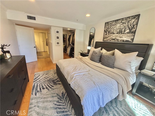 Detail Gallery Image 7 of 18 For 10633 Kinnard Ave #1,  Los Angeles,  CA 90024 - 2 Beds | 2 Baths