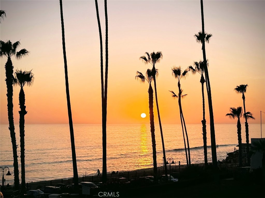 https://media.crmls.org/medias/aaceadca-94cc-4889-b782-ff86b42634ee.jpg?preset=X-Large