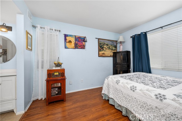 3639 Country Oaks Loop, Ontario CA: https://media.crmls.org/medias/aacf2311-f7ee-41e2-af85-ad5358328218.jpg