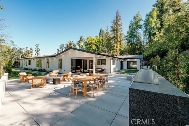 5019 Donna Avenue, Tarzana CA: https://media.crmls.org/medias/aacf6532-bc0b-4b21-9b0e-cdae0b0ee5c1.jpg