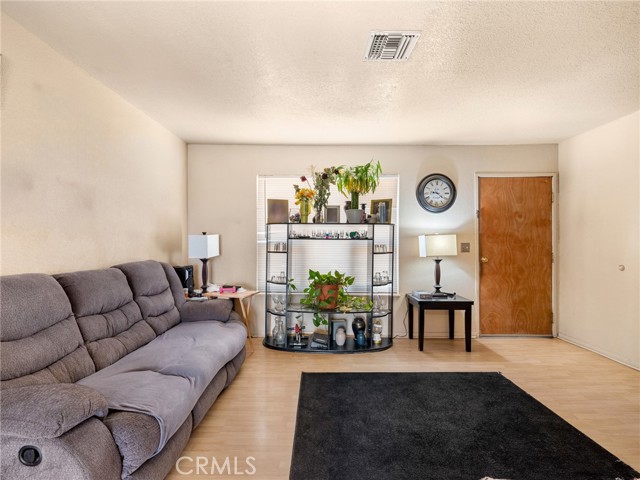 Detail Gallery Image 11 of 29 For 2013 Rushmore, Barstow,  CA 92311 - 3 Beds | 1/1 Baths