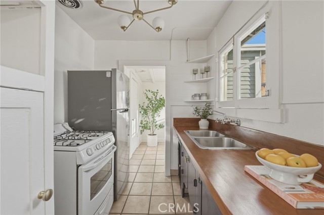 Image 27 of 50 For 3327 Hollydale Dr.