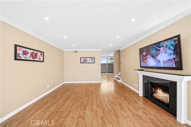 Detail Gallery Image 4 of 57 For 3520 Maricopa #1,  Torrance,  CA 90503 - 3 Beds | 3 Baths