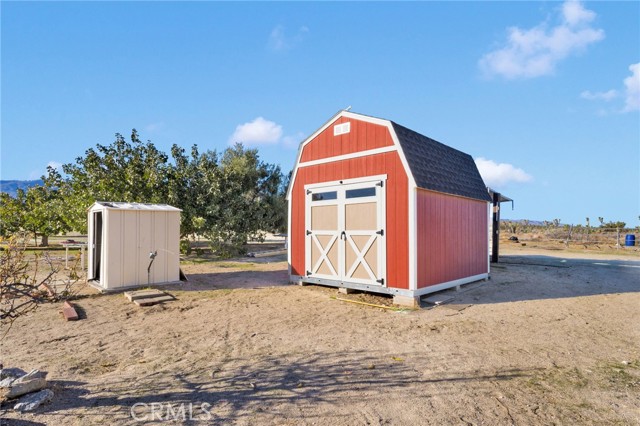 11924 Mountain Road, Pinon Hills CA: https://media.crmls.org/medias/aacff37b-f857-4a60-ab9c-f663a155562b.jpg