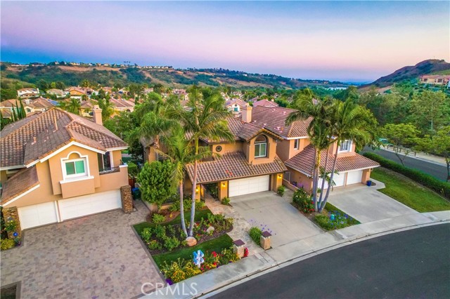 4 Sugarpine Drive, Trabuco Canyon CA: https://media.crmls.org/medias/aad061bc-1db9-40ef-9e44-796f82b3feeb.jpg