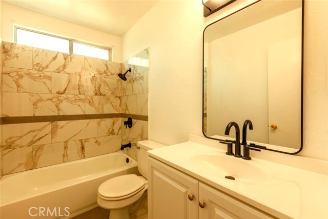 18550 Hatteras Street, Tarzana CA: https://media.crmls.org/medias/aad11a46-6054-4616-b8e5-87df30537bbb.jpg