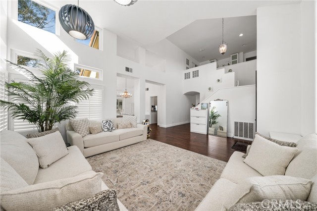 Image 4 of 39 For 5585 Running Spring