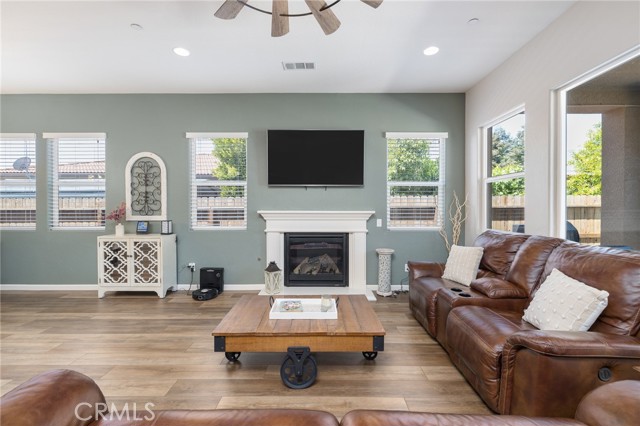 3771 Wrenwood Avenue, Clovis CA: https://media.crmls.org/medias/aad26969-c2b0-41bb-a3fa-4a83b9606579.jpg