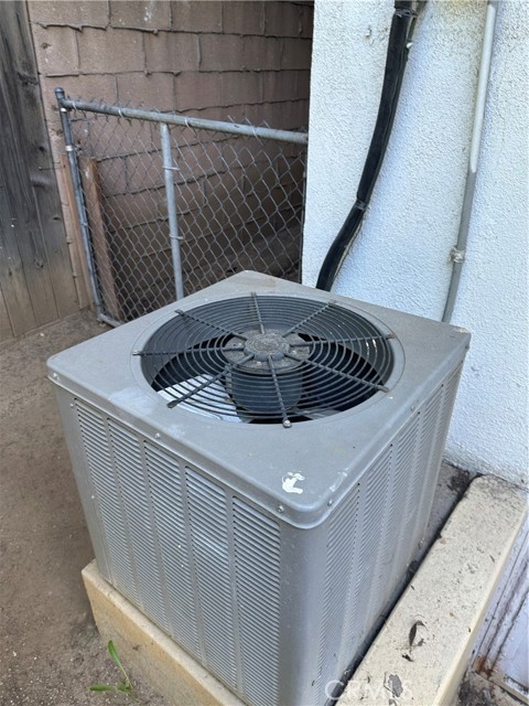 Detail Gallery Image 20 of 22 For 405 S 3rd, La Puente,  CA 91746 - – Beds | – Baths