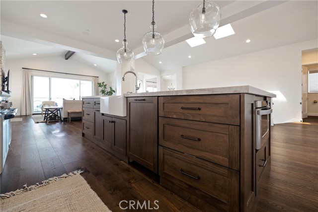 550 Helberta Avenue, Redondo Beach, California 90277, 5 Bedrooms Bedrooms, ,3 BathroomsBathrooms,Residential,Sold,Helberta,SB21204332