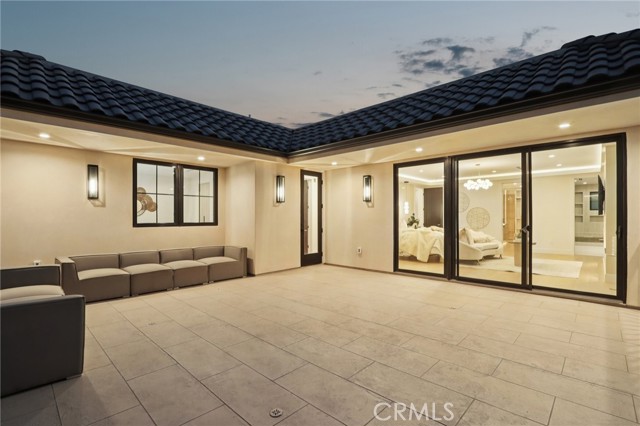 18200 Sheffield Lane, Porter Ranch CA: https://media.crmls.org/medias/aad39ca4-23b3-4abd-ab6b-fe9dfb013a52.jpg