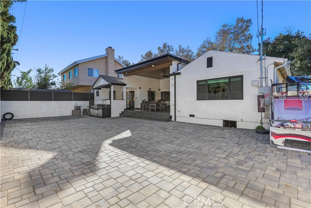 Detail Gallery Image 40 of 40 For 2240 N Parish, Burbank,  CA 91504 - 4 Beds | 2 Baths