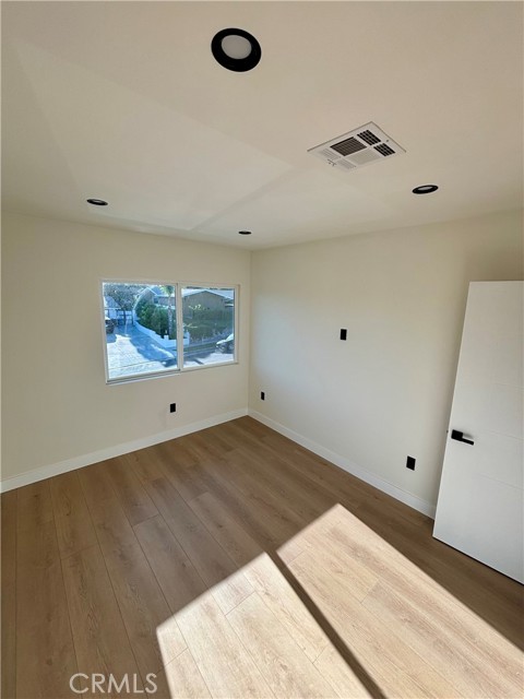Detail Gallery Image 8 of 15 For 11704 Monogram, Granada Hills,  CA 91344 - 2 Beds | 1/1 Baths