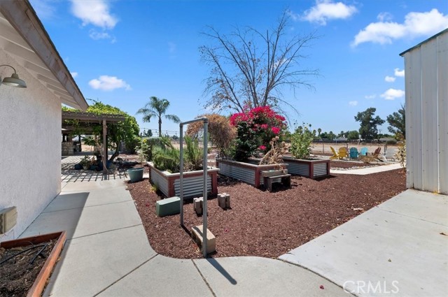 22545 Alessandro Avenue, San Jacinto CA: https://media.crmls.org/medias/aad4b112-063e-4e2e-b868-a10d995e2edd.jpg