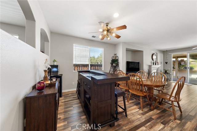 Detail Gallery Image 27 of 55 For 24050 Esmeralda Ct, Wildomar,  CA 92595 - 3 Beds | 3 Baths