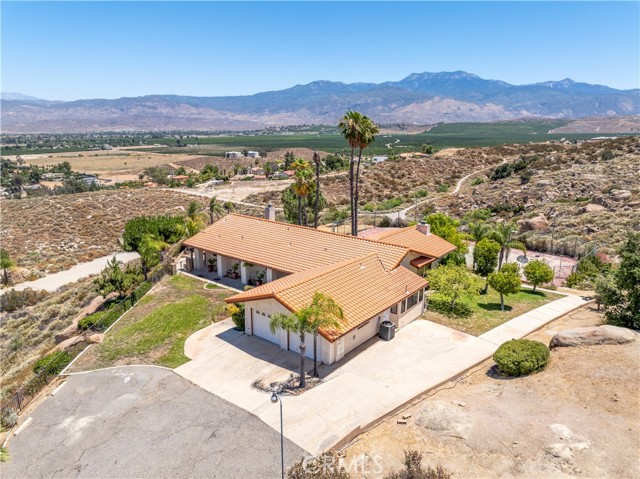 Detail Gallery Image 2 of 34 For 42491 Segner Dr, Hemet,  CA 92544 - 4 Beds | 3 Baths