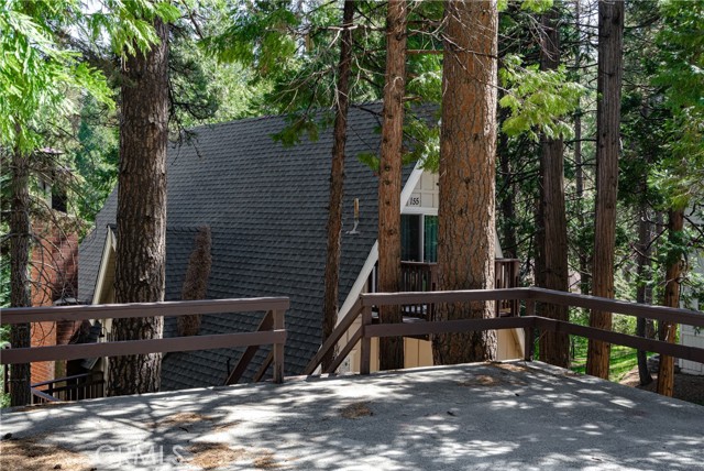 Detail Gallery Image 6 of 71 For 155 Birchwood, Lake Arrowhead,  CA 92352 - 3 Beds | 2 Baths