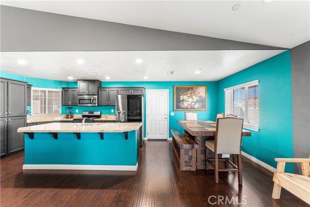 Detail Gallery Image 8 of 36 For 37068 Waltham Pl, Palmdale,  CA 93550 - 4 Beds | 2 Baths