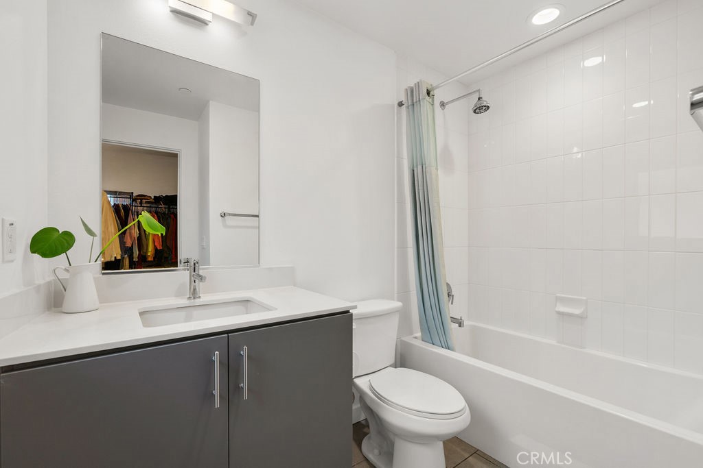 MLS #OC25241827 image #22