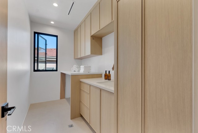 Detail Gallery Image 24 of 62 For 13024 Bloomfield St, Studio City,  CA 91604 - 6 Beds | 6/1 Baths
