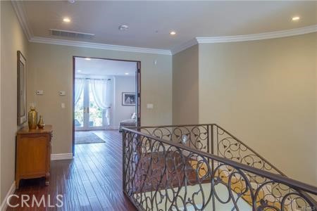 13045 Greenleaf Street, Studio City CA: https://media.crmls.org/medias/aad8e7b2-2cbf-4fb3-81c2-5eb3c8b87d1f.jpg