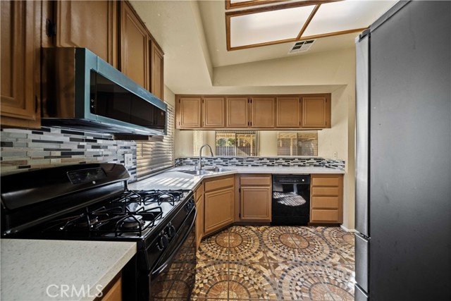 Detail Gallery Image 6 of 20 For 43815 Silver Bow Rd, Lancaster,  CA 93535 - 3 Beds | 2 Baths