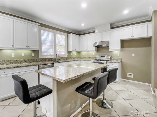 3318 Ridge Park Court, Long Beach CA: https://media.crmls.org/medias/aad9a171-8f42-4742-a98c-3cfe953e83ea.jpg