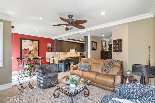 Detail Gallery Image 13 of 50 For 6216 Greenbrier Dr, Huntington Beach,  CA 92648 - 3 Beds | 2/1 Baths