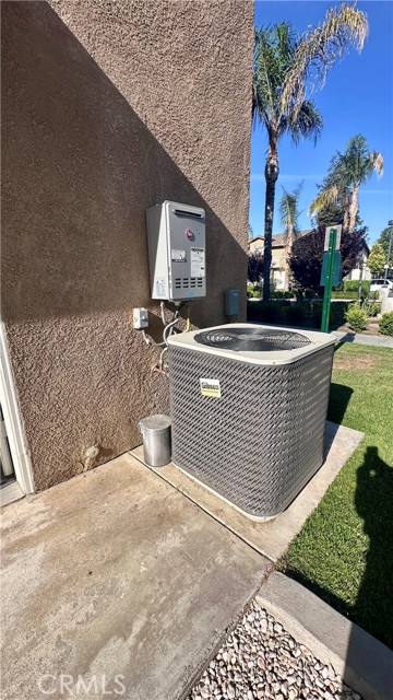 600 Hosking Avenue, Bakersfield CA: https://media.crmls.org/medias/aada5fff-bbb5-4dc7-8285-66acfbd82741.jpg