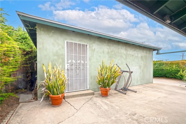 2996 Gladstone Street, Pomona CA: https://media.crmls.org/medias/aadab22f-cd93-49f0-998d-ce301c7ab6b8.jpg
