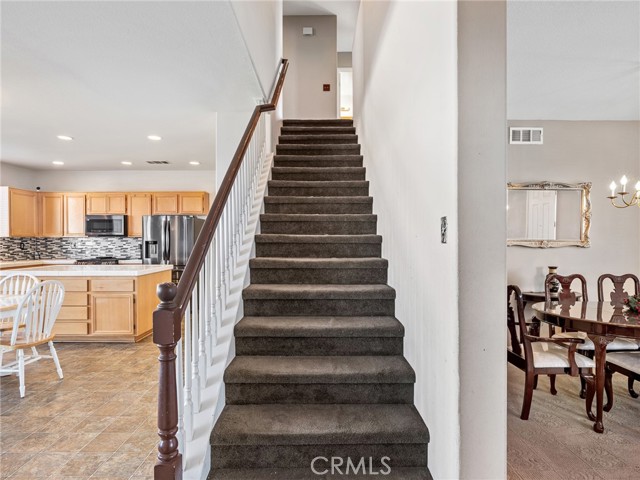 Detail Gallery Image 12 of 42 For 12685 Biscayne, Victorville,  CA 92392 - 5 Beds | 3/1 Baths