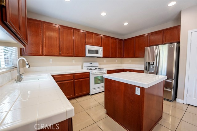 Detail Gallery Image 15 of 66 For 31010 Sedona St, Lake Elsinore,  CA 92530 - 4 Beds | 3 Baths