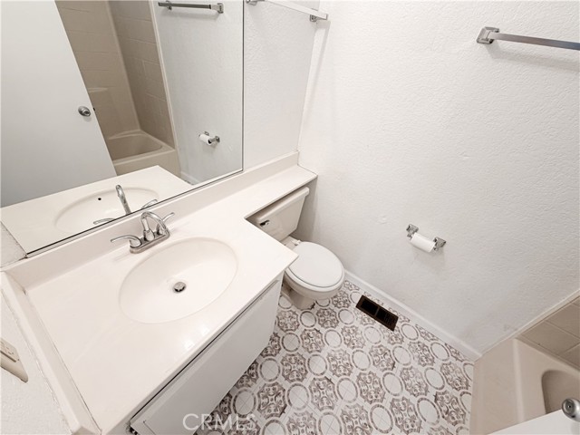 Detail Gallery Image 19 of 22 For 14312 Dover, Mojave,  CA 93501 - 2 Beds | 3 Baths