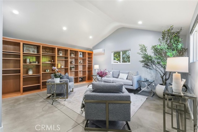 Detail Gallery Image 34 of 39 For 1025 N Screenland Dr, Burbank,  CA 91505 - 3 Beds | 2 Baths