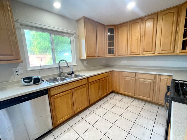 14332 Thunderbird Circle, Huntington Beach CA: https://media.crmls.org/medias/aadd8684-47b4-4635-abec-085aa0e945a4.jpg