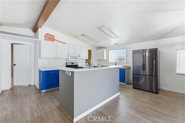 Detail Gallery Image 5 of 19 For 2016 Sonja #78,  Rosamond,  CA 93560 - 4 Beds | 2 Baths