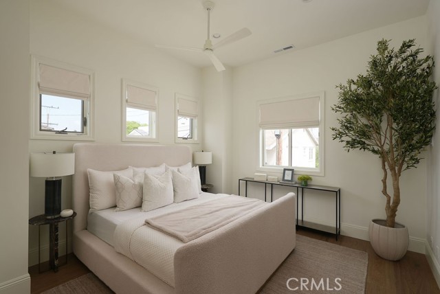 412 1/2 Goldenrod Avenue, Corona del Mar CA: https://media.crmls.org/medias/aaddf0cb-947e-46e5-a216-2768b130da68.jpg
