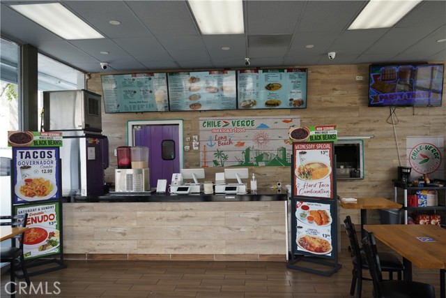 0, Long Beach CA: https://media.crmls.org/medias/aade4915-1d03-4bee-a377-ed6016168449.jpg
