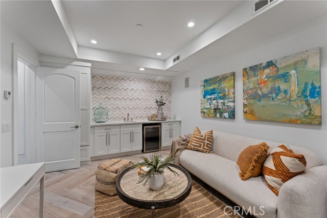 444 Morning Canyon Road, Corona del Mar CA: https://media.crmls.org/medias/aadee89a-b38d-4674-895d-d60c72a45cb5.jpg