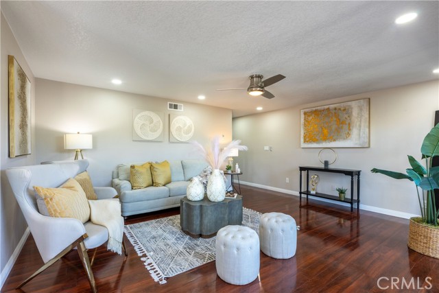 Detail Gallery Image 18 of 46 For 3530 Elm Ave #112,  Long Beach,  CA 90755 - 2 Beds | 2 Baths