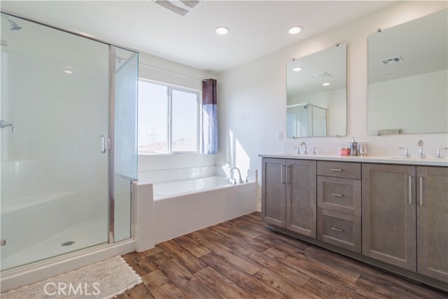 Detail Gallery Image 19 of 27 For 15755 Parry Peak Dr, Fontana,  CA 92336 - 6 Beds | 3/1 Baths