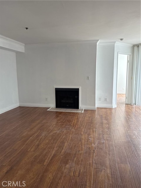 Detail Gallery Image 4 of 7 For 1420 N Sierra Bonita, Los Angeles,  CA 90046 - 2 Beds | 2 Baths