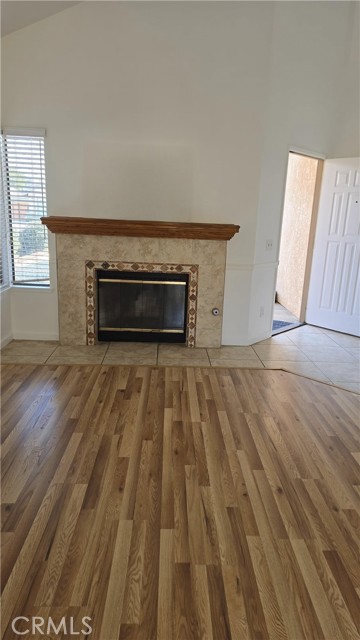 Detail Gallery Image 11 of 35 For 10387 Crossing Green Cir, Moreno Valley,  CA 92557 - 4 Beds | 2/1 Baths