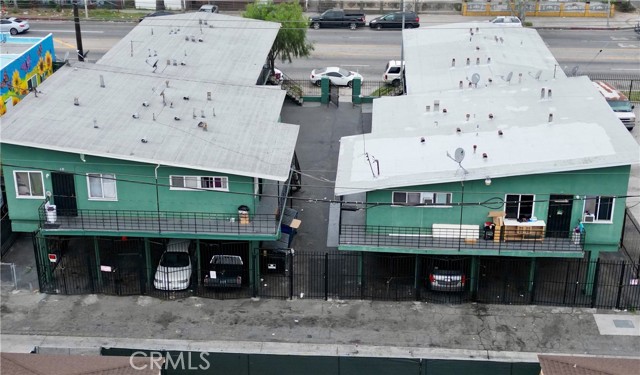8708 S Central Avenue, Los Angeles CA: https://media.crmls.org/medias/aae11091-222a-4103-b5bc-a3b028e2f998.jpg