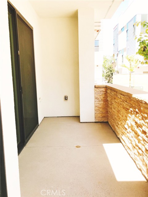 Detail Gallery Image 2 of 13 For 689 Doheny St, Costa Mesa,  CA 92627 - 3 Beds | 2/2 Baths