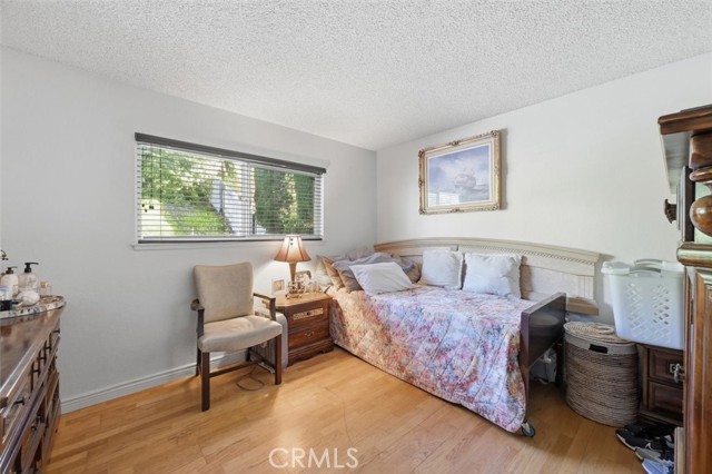 Image 23 of 72 For 6266 Shaker  