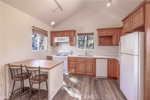 Detail Gallery Image 6 of 36 For 851 Maple Ln, Sugarloaf,  CA 92386 - 2 Beds | 2 Baths